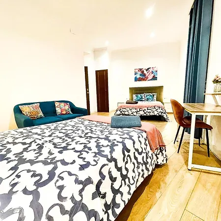 Rambla Comfort Hostel *